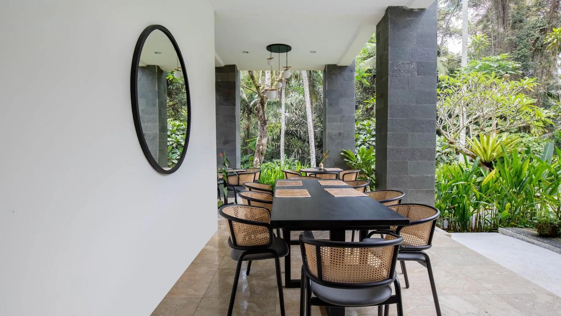 Suara Air Luxury Villa Ubud Indonesia
