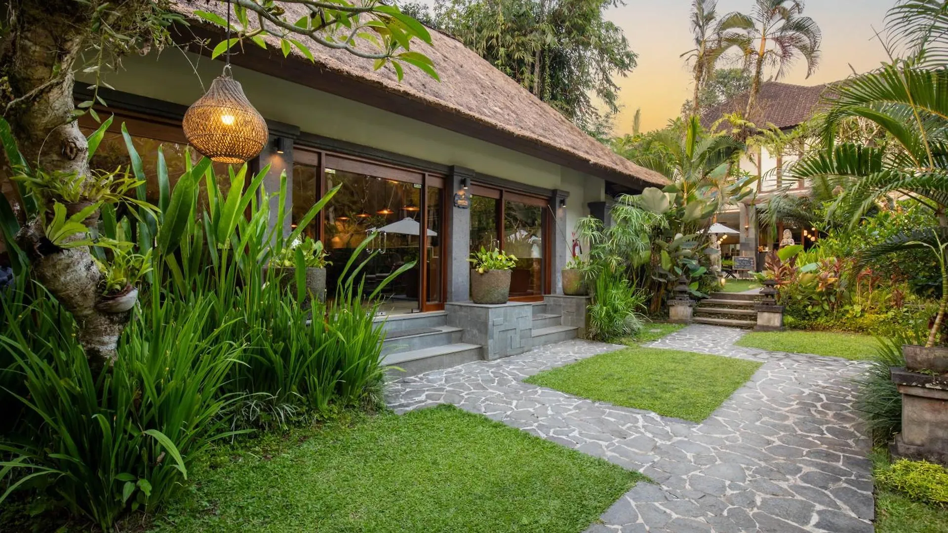 Suara Air Luxury Villa Ubud